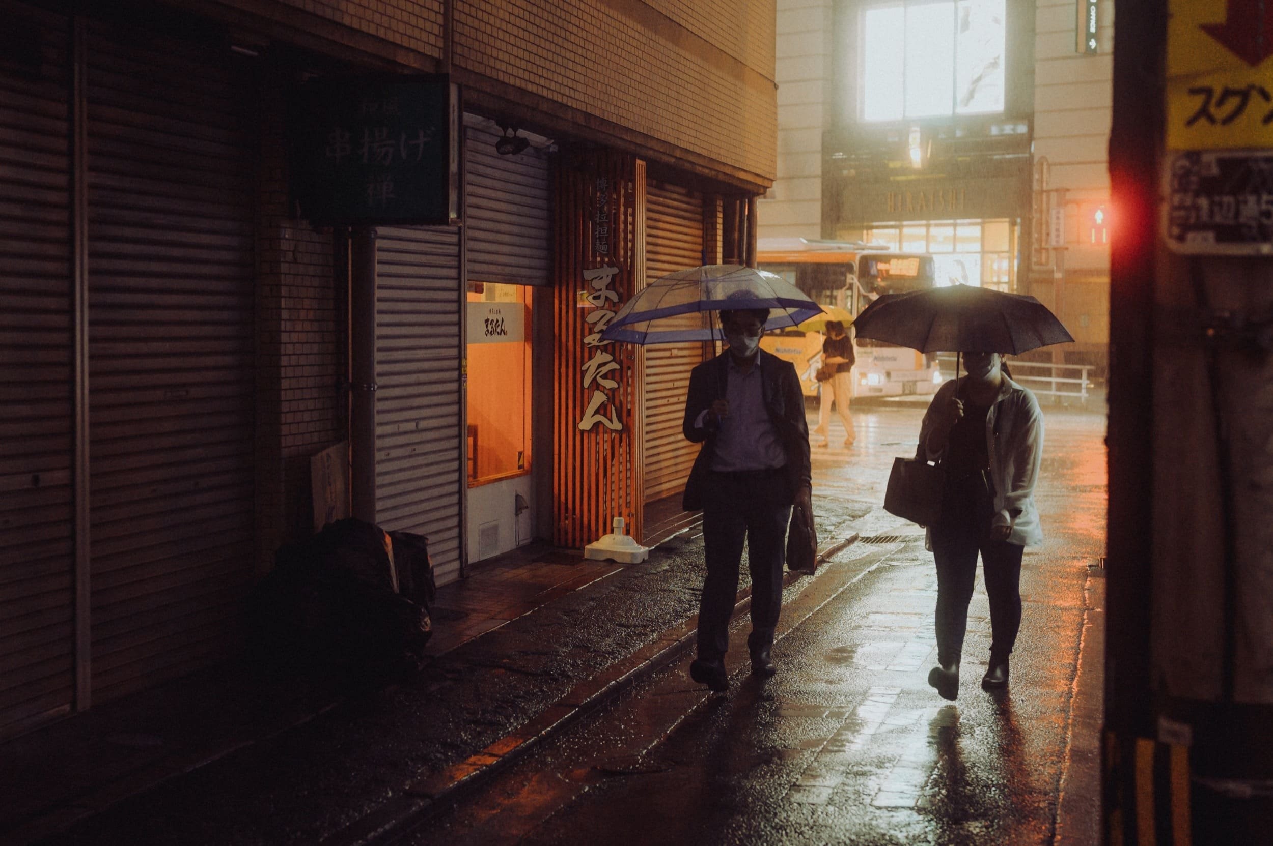 AlikGriffin_Z6_50mm_KF1-8_MistyAlley-L.jpg